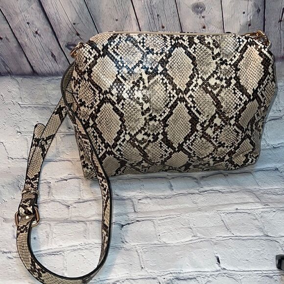 Crossbody purse   - Picture 1 of 5